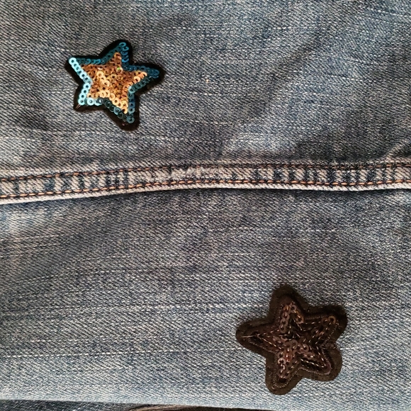 American Eagle Outfitters Denim Trucker Jacket W/Skeletrino Size Medium - Picture 4 of 11